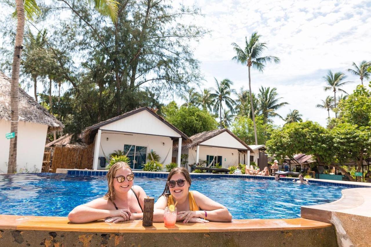 Sarana Bungalows (Adults Only) Ban Tai Exterior photo