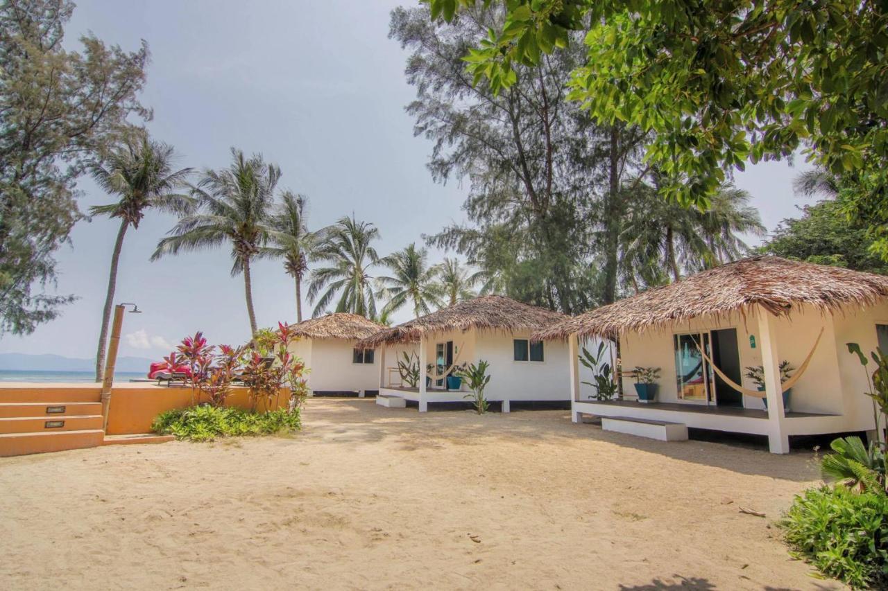 Sarana Bungalows (Adults Only) Ban Tai Exterior photo