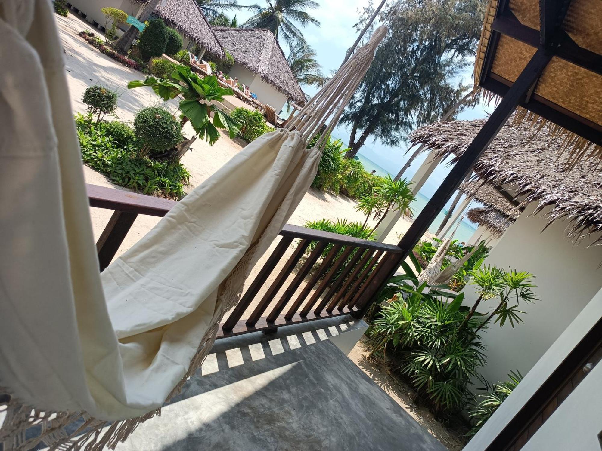 Sarana Bungalows (Adults Only) Ban Tai Exterior photo