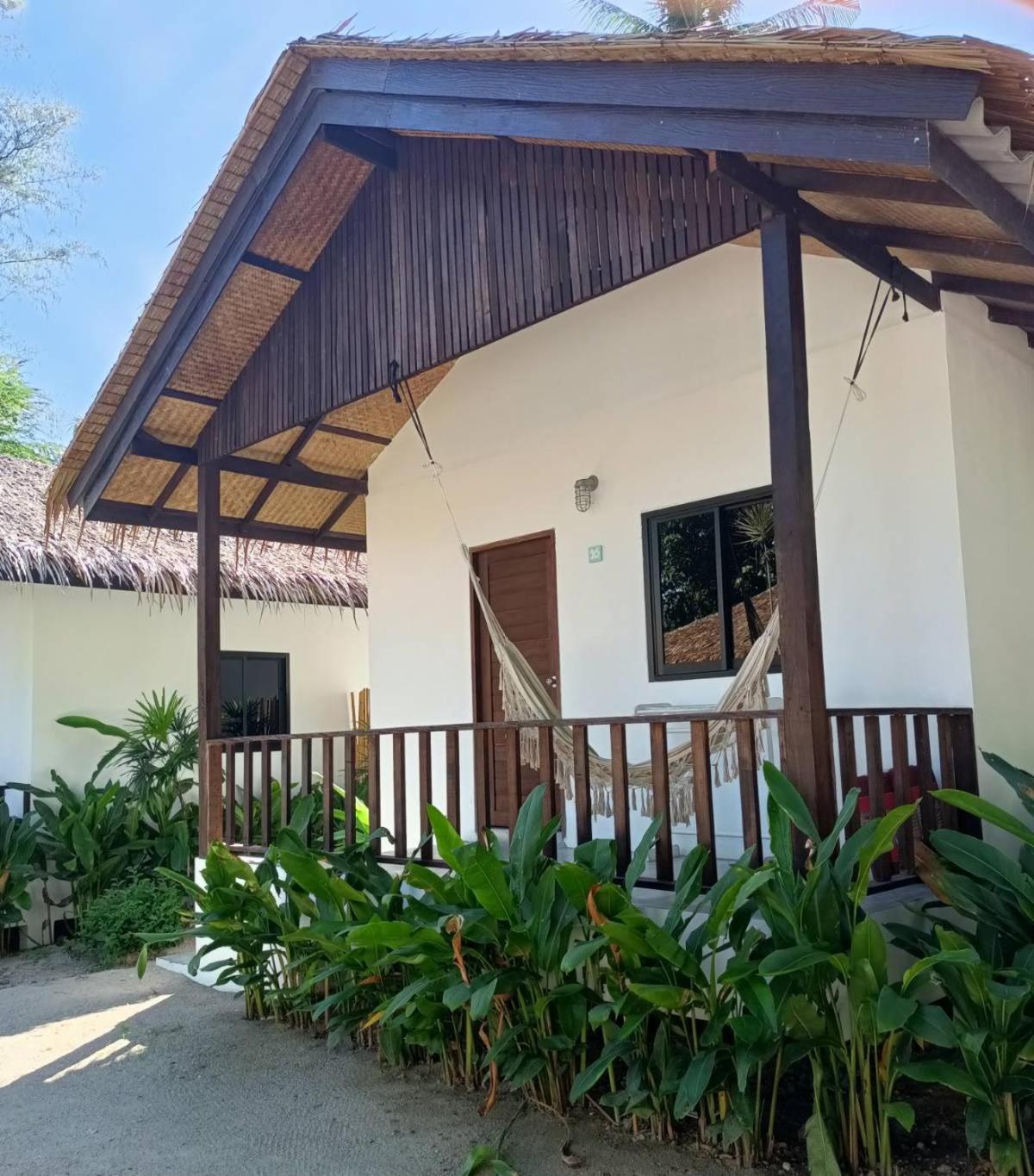 Sarana Bungalows (Adults Only) Ban Tai Exterior photo