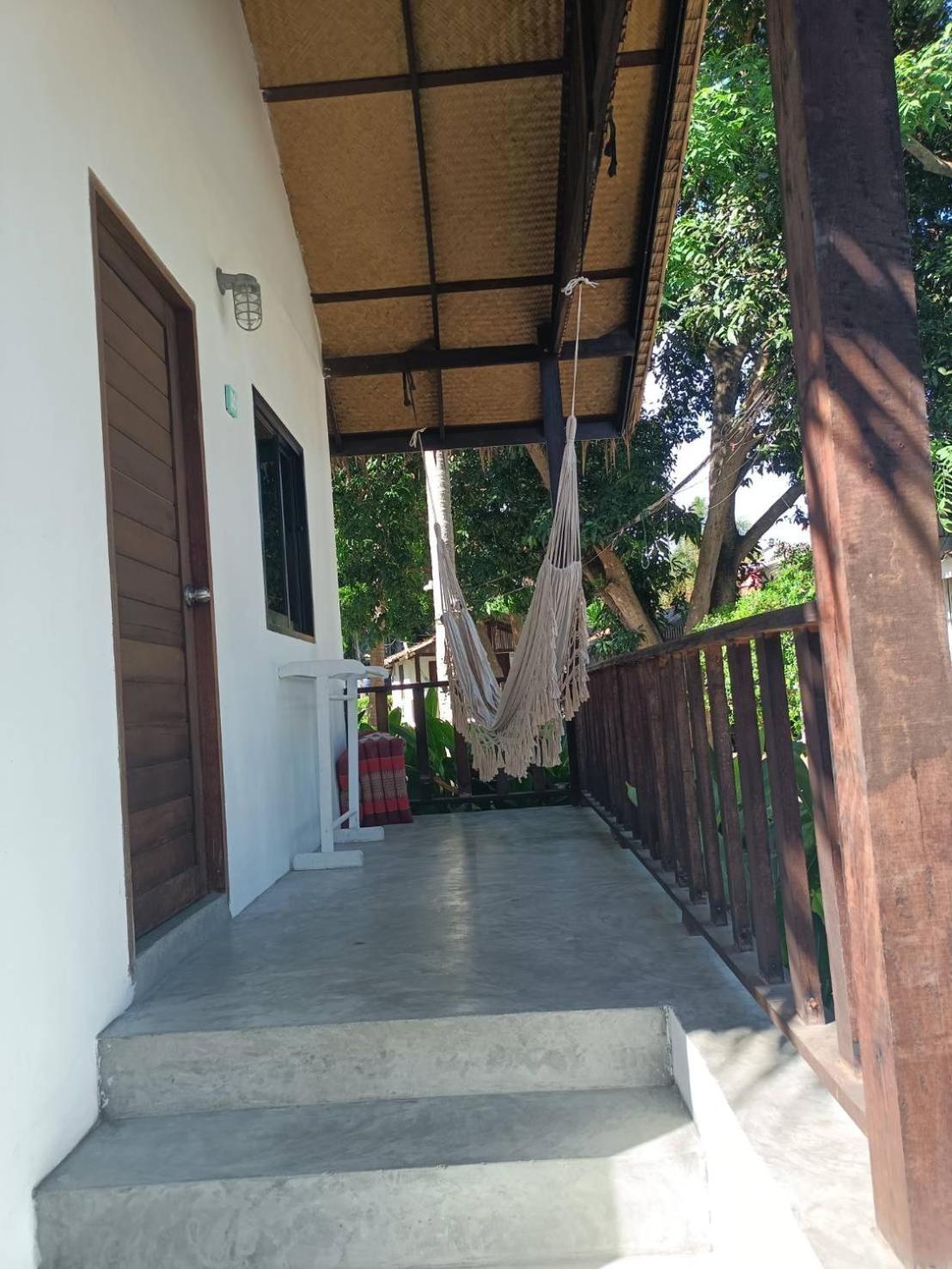 Sarana Bungalows (Adults Only) Ban Tai Room photo