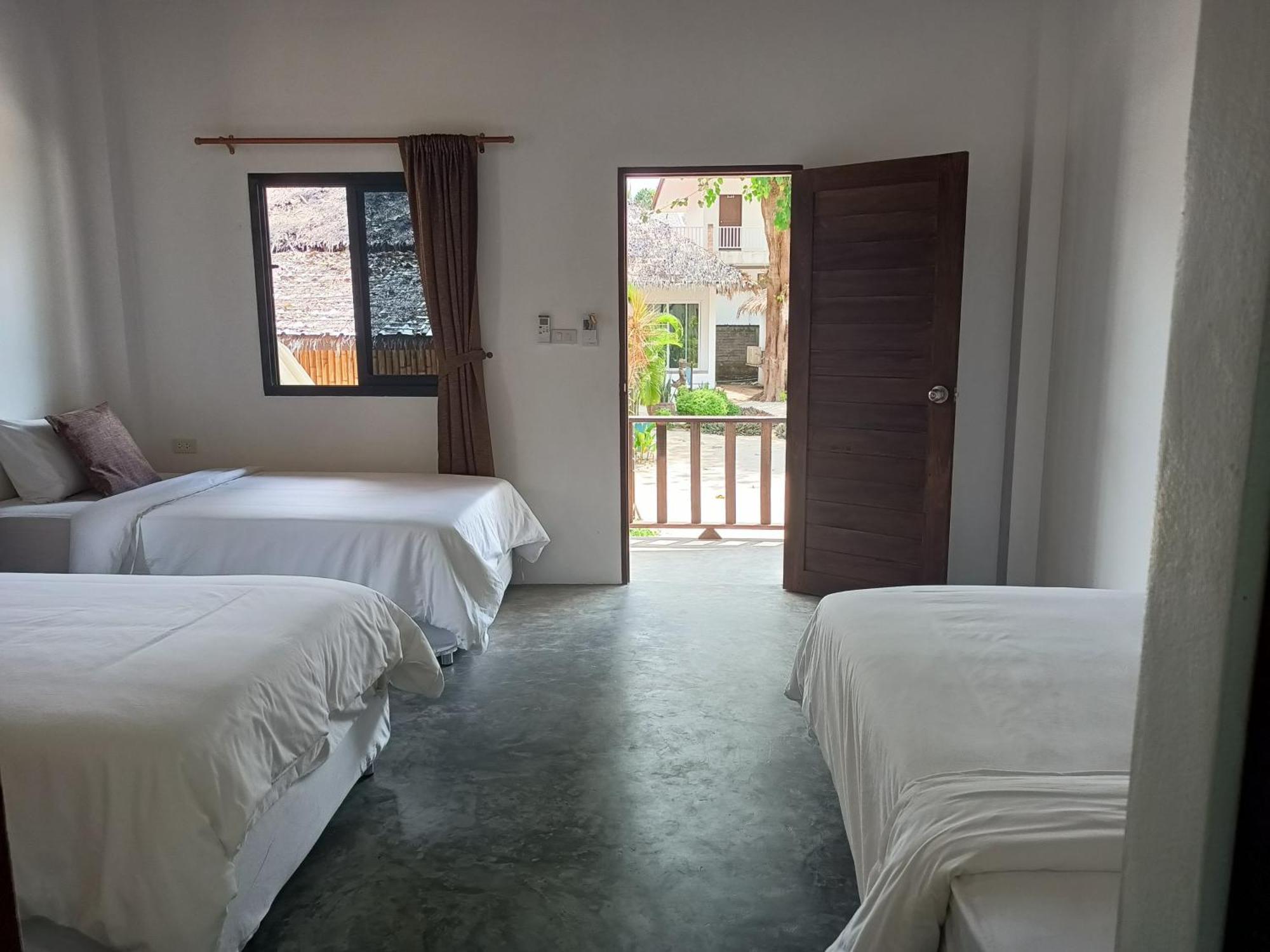 Sarana Bungalows (Adults Only) Ban Tai Room photo
