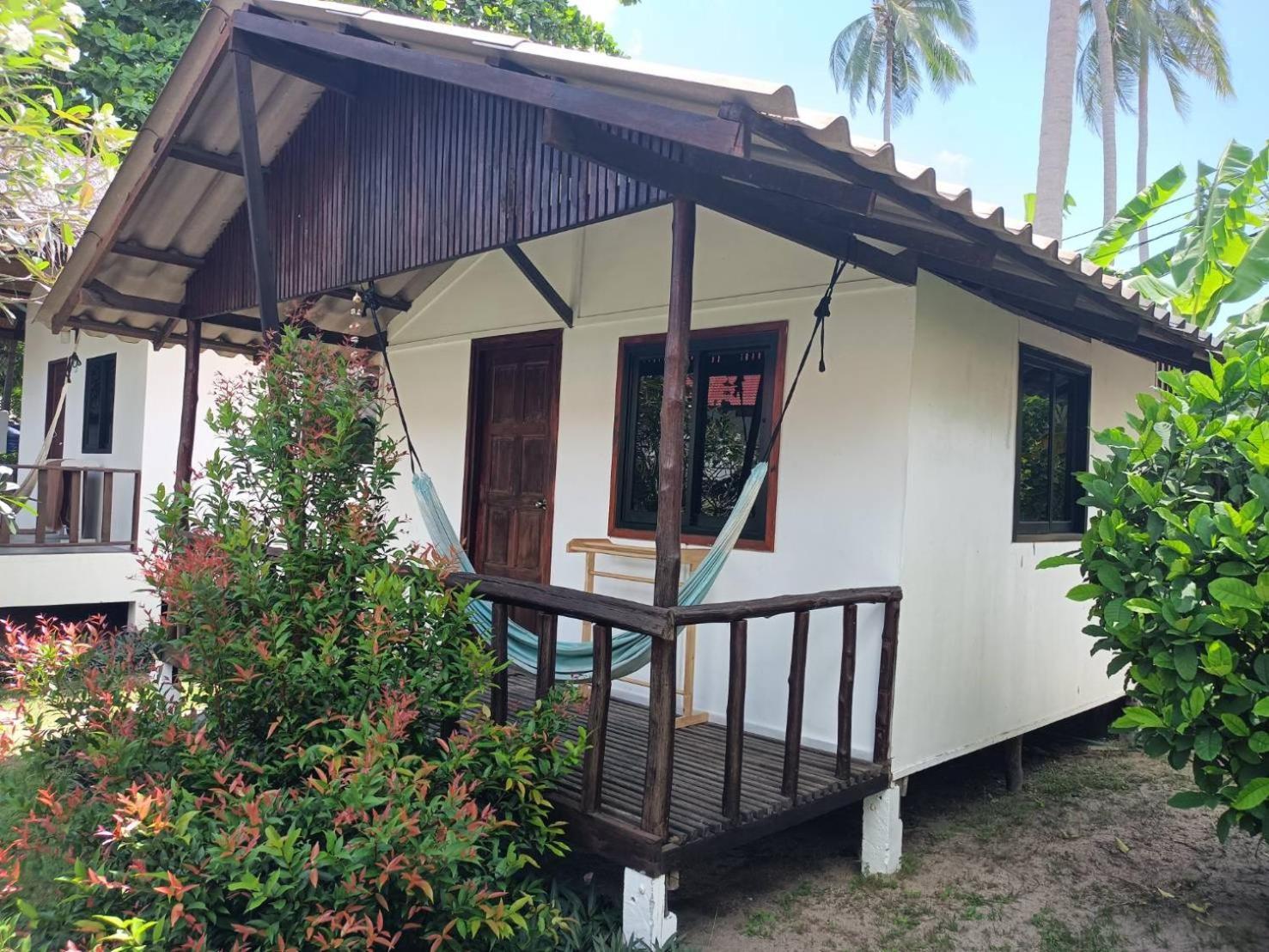 Sarana Bungalows (Adults Only) Ban Tai Exterior photo