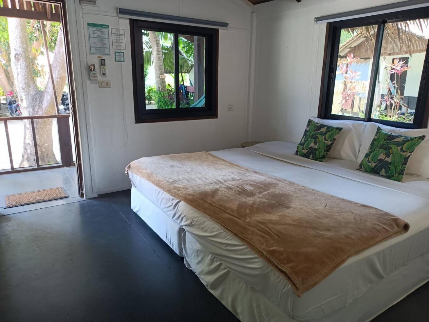Sarana Bungalows (Adults Only) Ban Tai Exterior photo