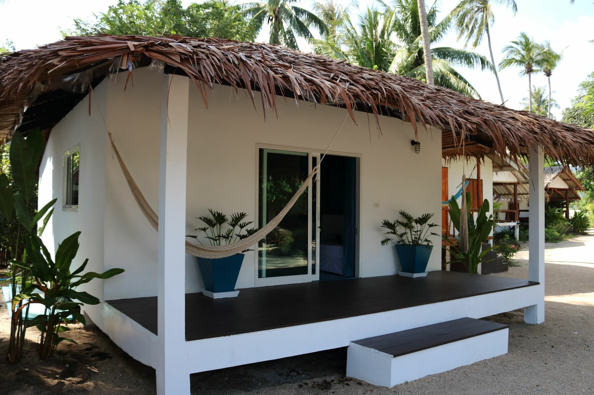 Sarana Bungalows (Adults Only) Ban Tai Exterior photo
